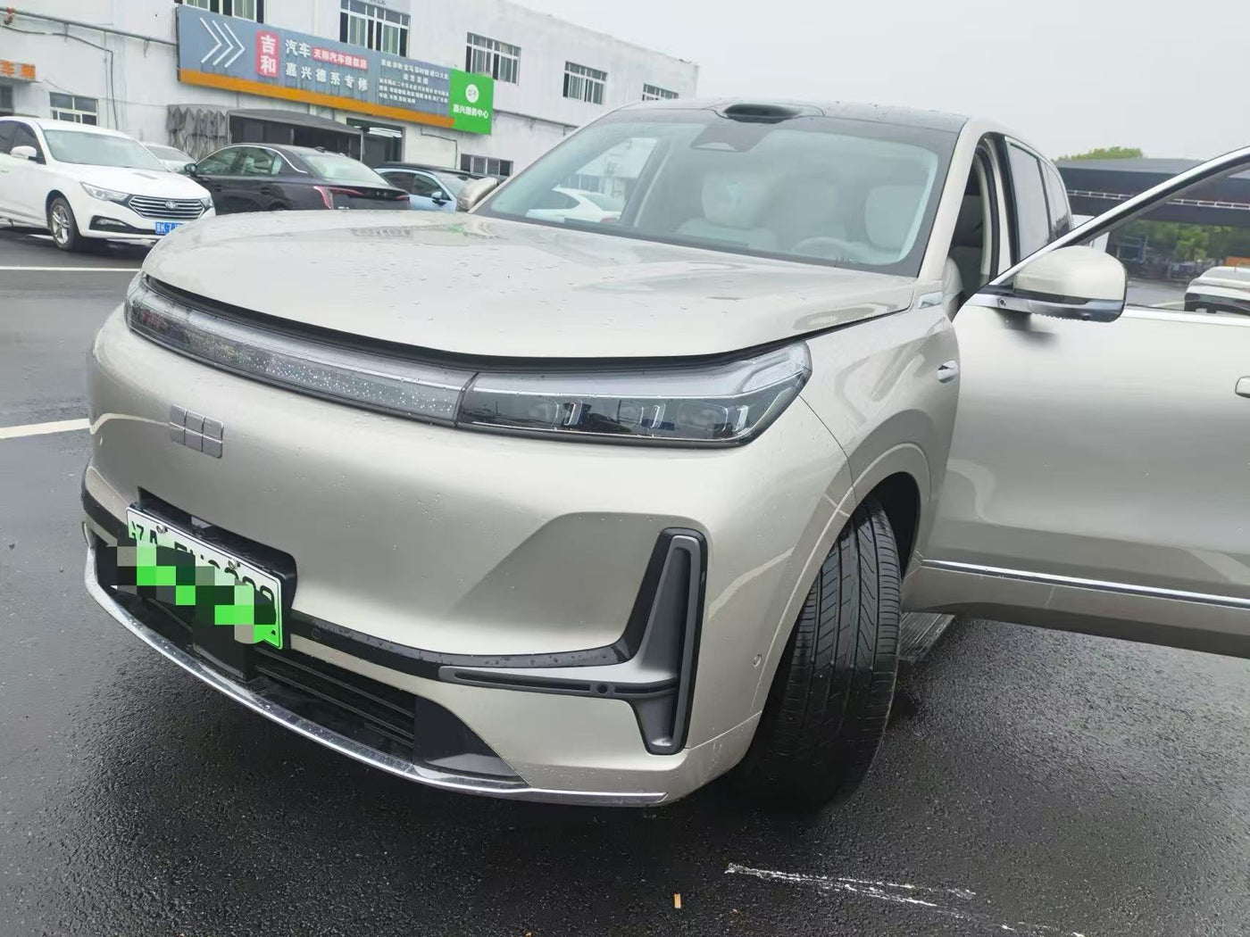 GEELY GALAXY M9 AWD Navigation Edition
