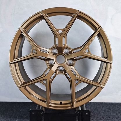 EBG Komplet sportowe felgi aluminiowe brązowe 20x8.5 5x120 ET35