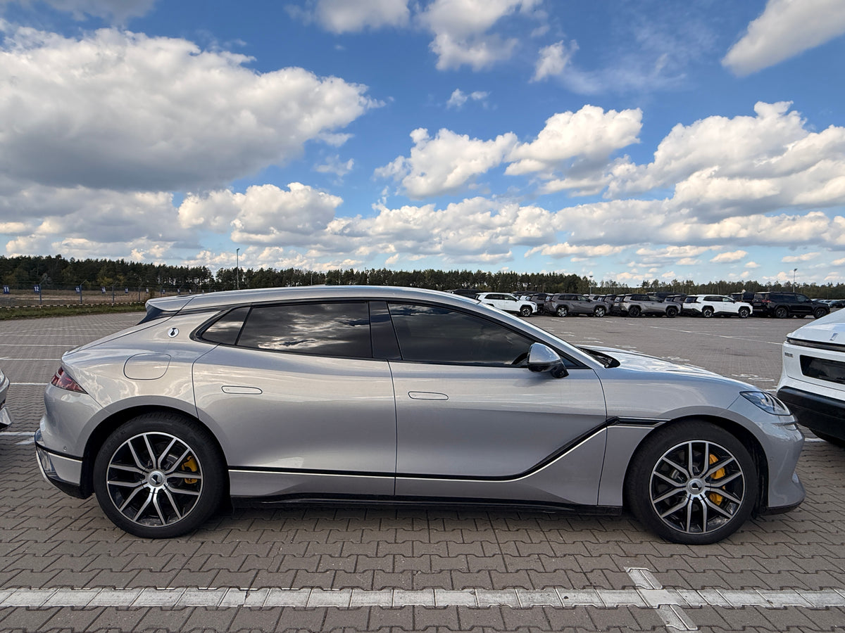 DENZA Z9 GT 1100 AWD MAX