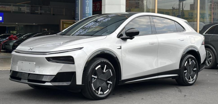 XPENG G7 EREV 1704 Max Flagship – 296 KM