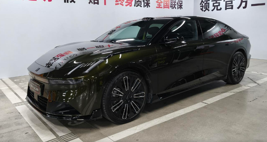 Lynk & Co 10 EM-P 240 AWD Ultra Sport – 530 KM
