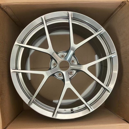 EBG Komplet sportowe felgi aluminiowe lekkostopowe srebrne 18x8 5x114.3 ET38