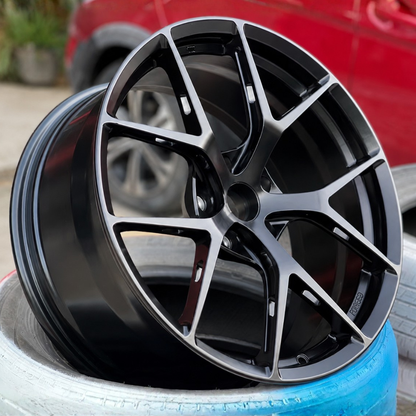 EBG Komplet sportowe felgi aluminiowe czarne 19x8.5 5x114.3 ET38
